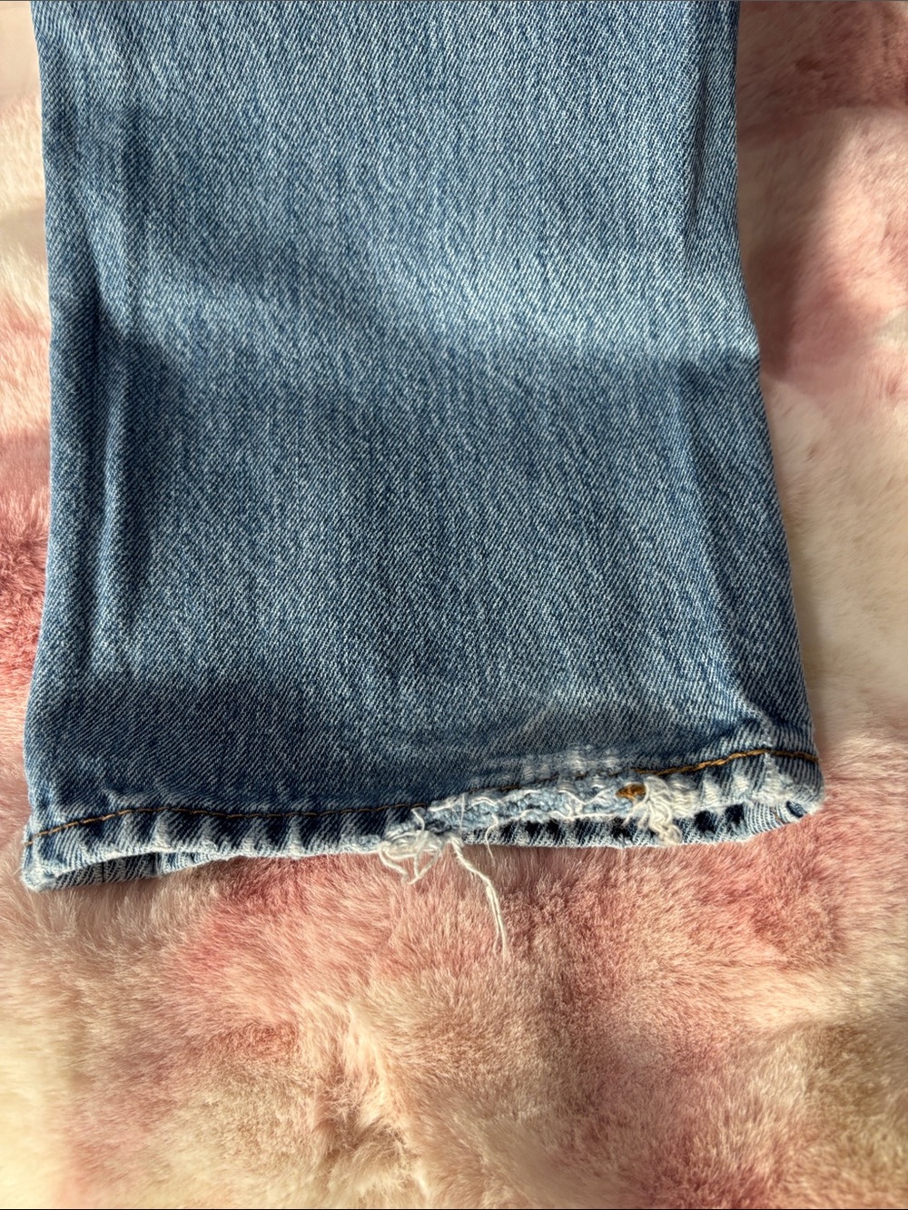 Men’s Levi 501 Medium Wash Straight Leg Button Fly Jeans, Size 33x32 - Picture 4 of 9
